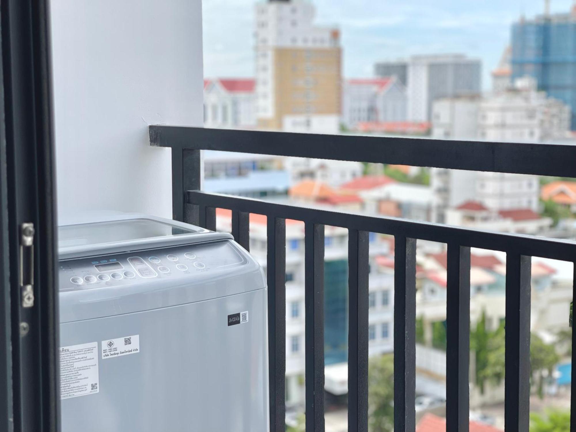 Real Hope Apartments Phnom Penh - Free Laundry エクステリア 写真