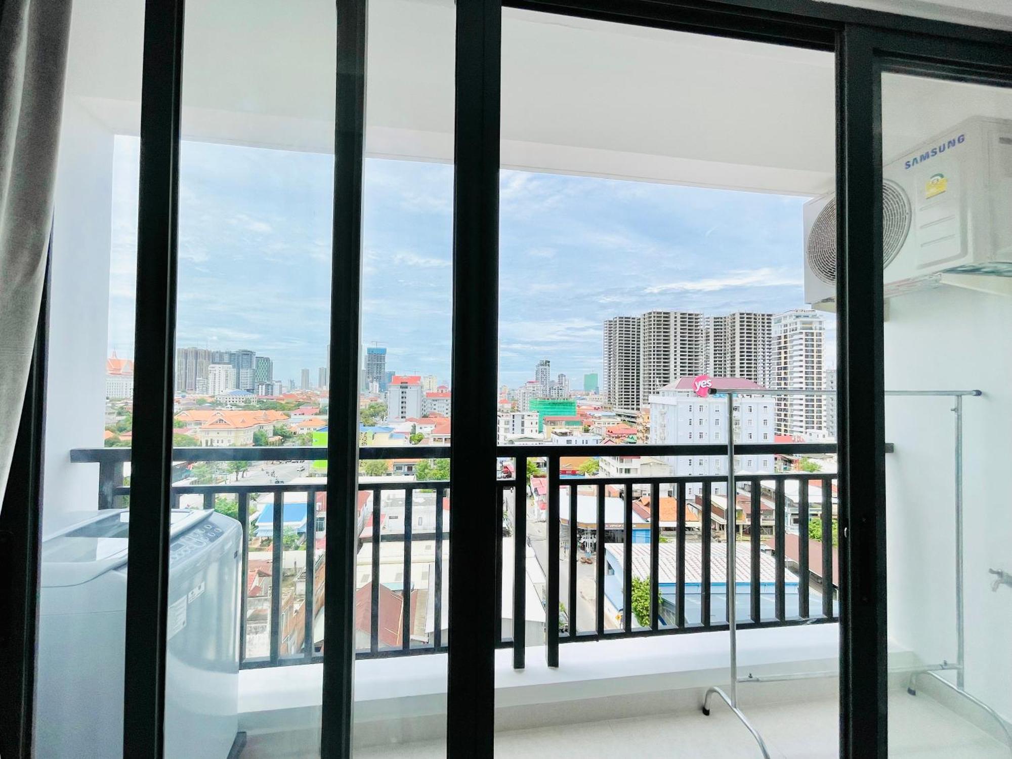 Real Hope Apartments Phnom Penh - Free Laundry エクステリア 写真